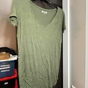 Mudd stretchy t-shirt - olive green color